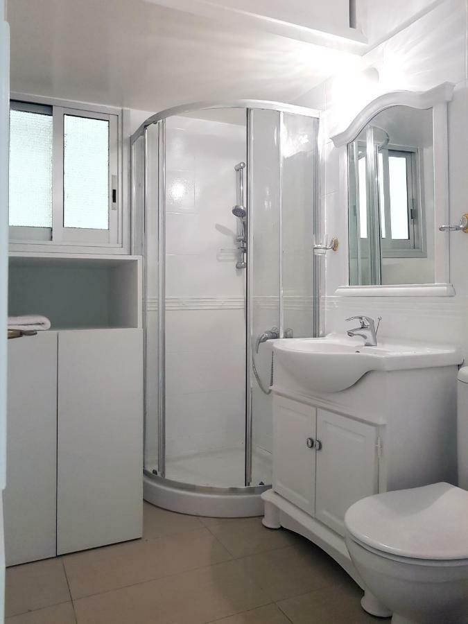 City Pearl - Modern 2 Bed Sea View Apt In City Centre Limassol Zewnętrze zdjęcie