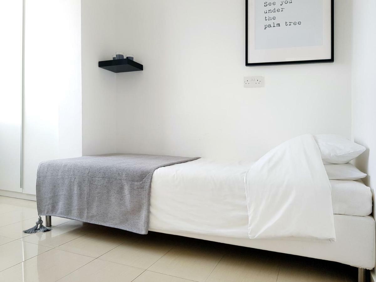 City Pearl - Modern 2 Bed Sea View Apt In City Centre Limassol Zewnętrze zdjęcie